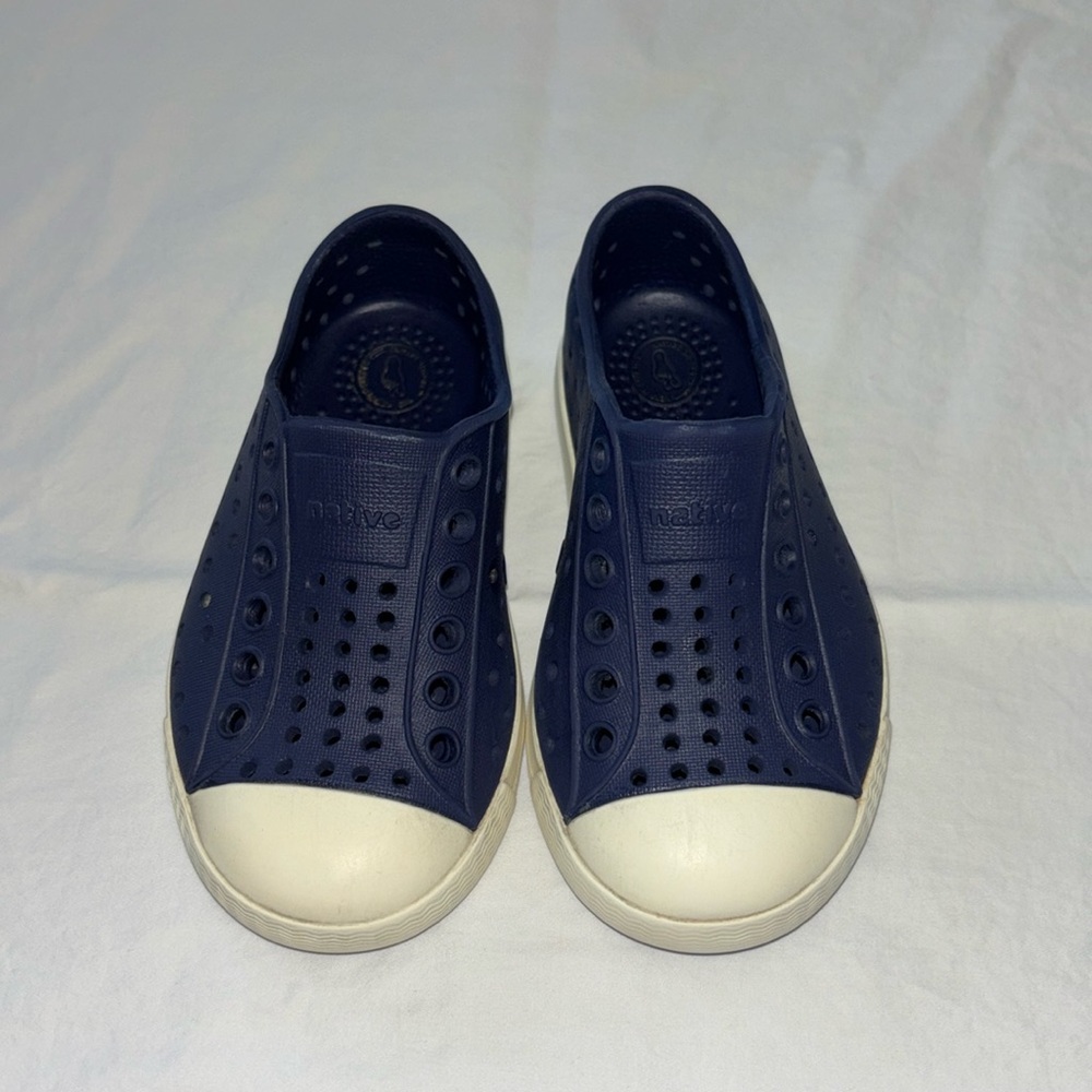 Native Jefferson Child Navy Shoe C3